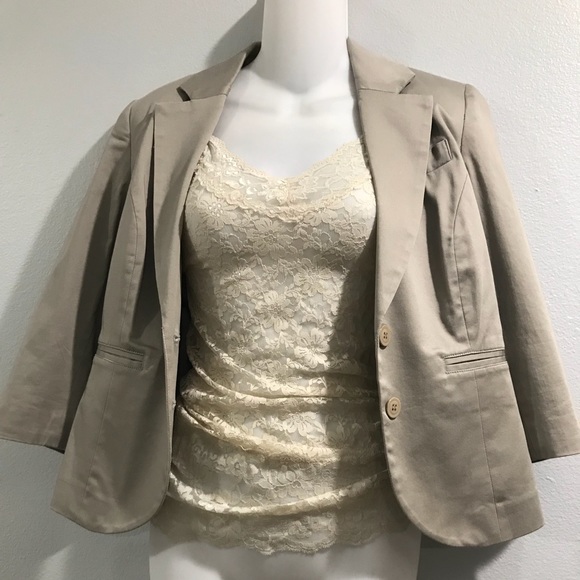 Macy’s Grace Elements Taupe 3/4 Sleeve Blazer 6P. - Picture 2 of 4
